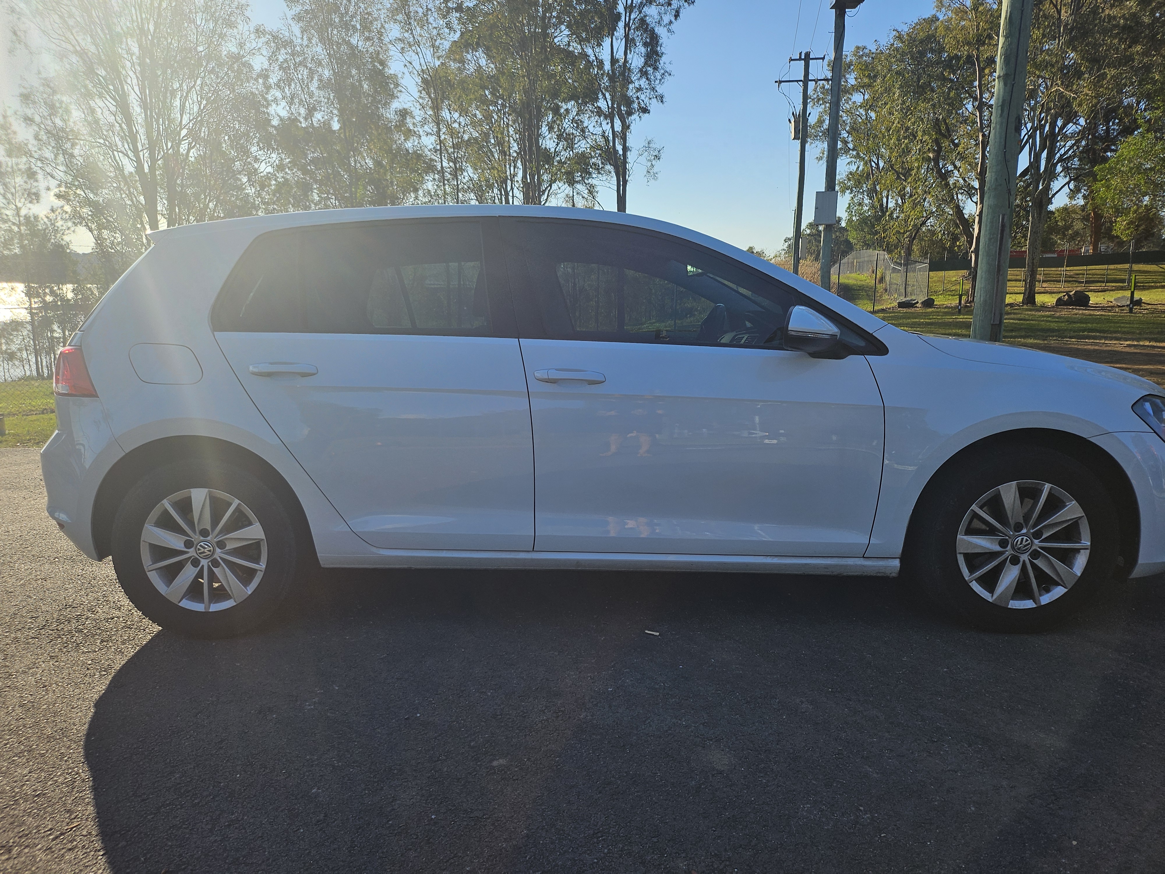 2016 VOLKSWAGEN Golf 92TSI Trendline photo 2